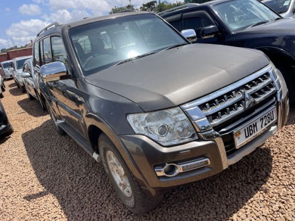 2008 Mitsubishi pajero photo