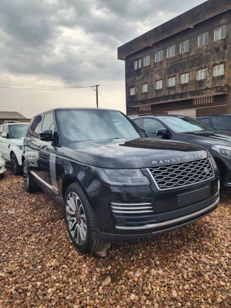 2020 Land Rover Range rover photo