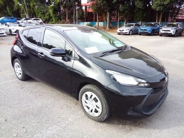 2022 Toyota Aqua X photo