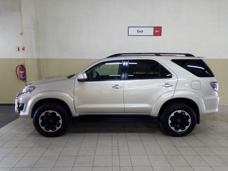 2014 Toyota FORTUNER 3.0 D4D 4x4 AT for sale | 90 208 Km | Automatic