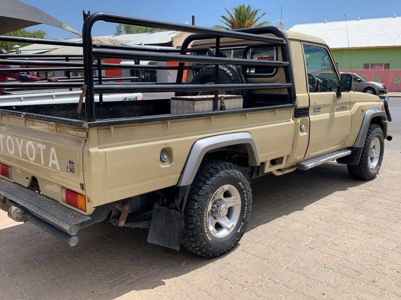 2013 Toyota Land Cruiser for sale 205 000 Km Manual transmission