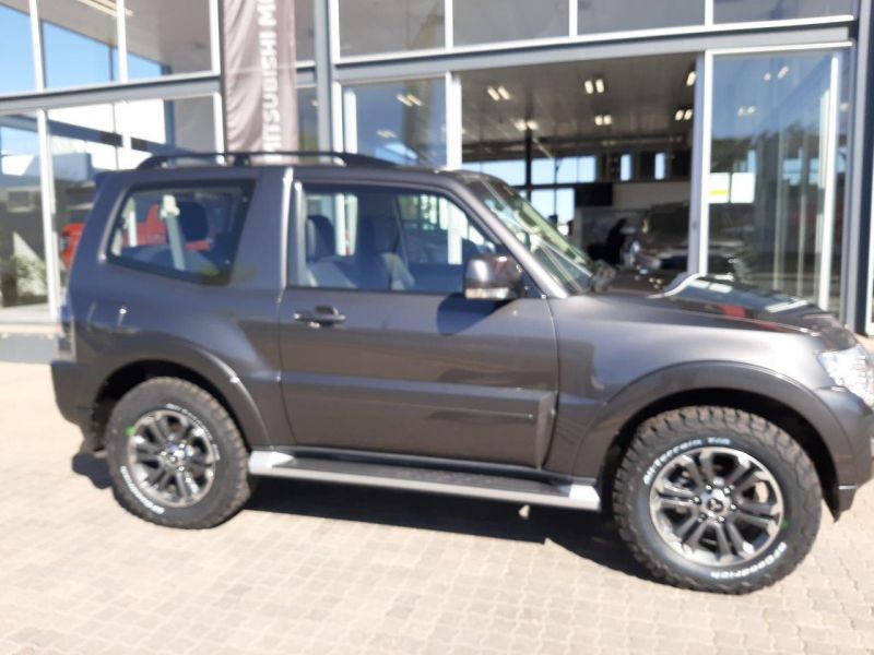 2020 Mitsubishi PAJERO 3.2 SHORT WHEEL BASE for sale Brand New Automatic transmission AMH