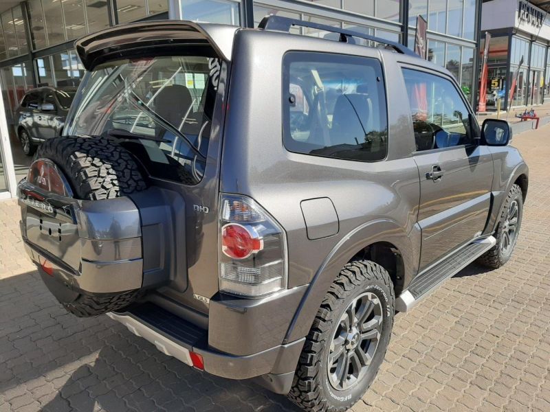 2020 Mitsubishi PAJERO 3.2 SHORT WHEEL BASE for sale Brand New Automatic transmission AMH