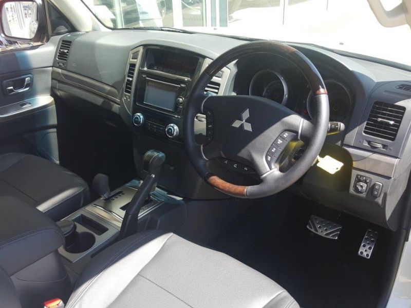 2019 Mitsubishi PAJERO 3.2 GLS SHORT WHEEL BASE for sale Brand New Automatic transmission