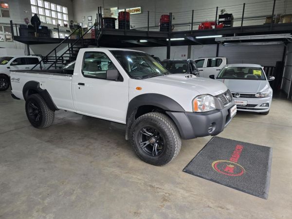 2020 Nissan NISSAN NP300 2.5 4X4 S/C photo