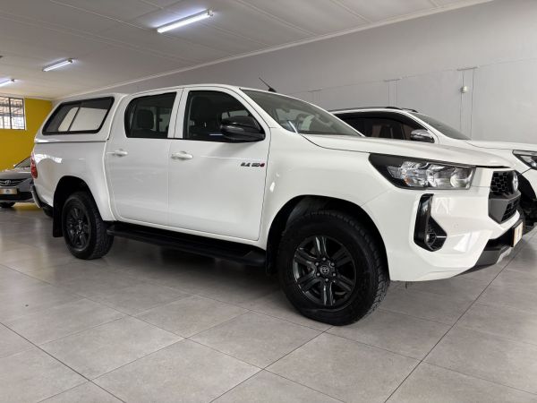 2024 Toyota Hilux 2.4 4x4 Raider D/cab A/t photo