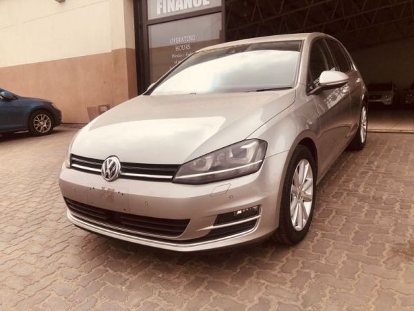 2013 Volkswagen GOLF TSI HIGHLINE photo