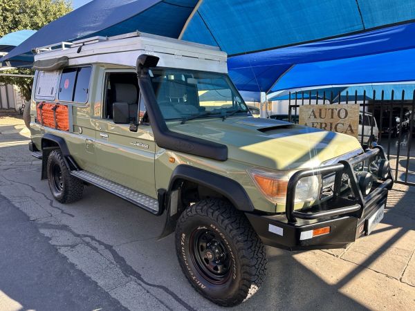 2007 Toyota Landcruiser 4.5 V8 Camper Alu-cab Conversion photo