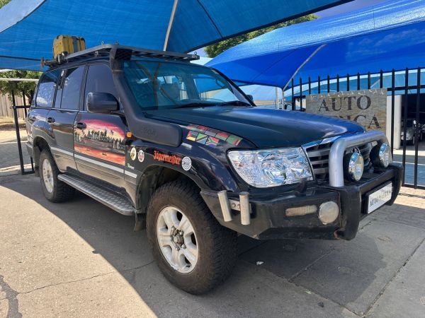 2004 Toyota Landcruiser 4.2 VX TDi Auto 100 Series 24 Valve photo