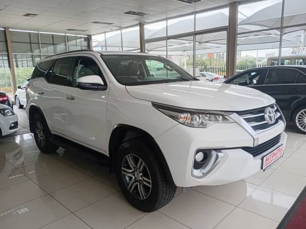 2017 Toyota Fortuner 2.4GD6 A/t 4x4 photo