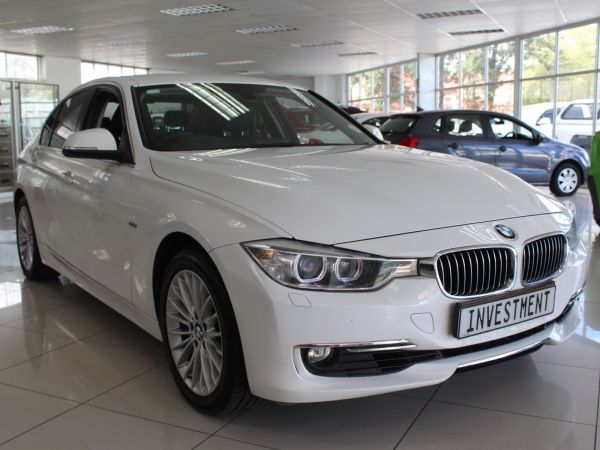 2013 BMW 320i photo