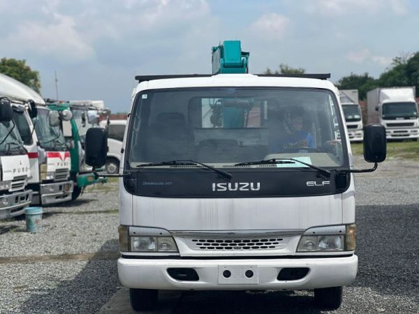 2022 Isuzu BOOM TRUCK  photo