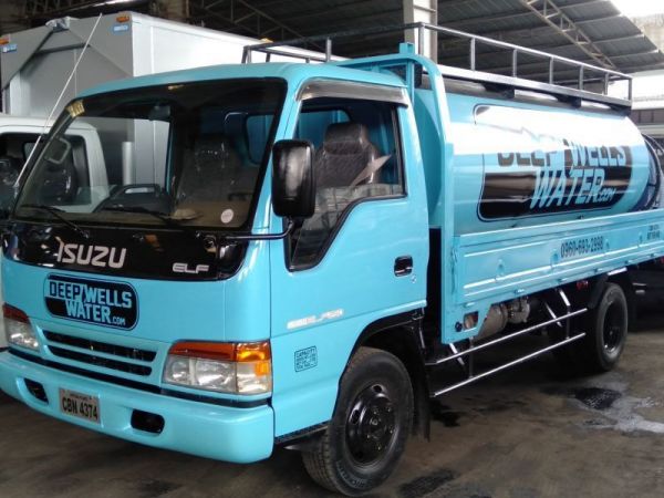 2020 Isuzu Water Tanker Truck photo