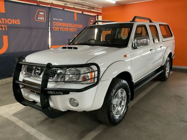 2019 Nissan Hardbody Np300 2.5 TDI 4x4 Pick Up Double Cab photo