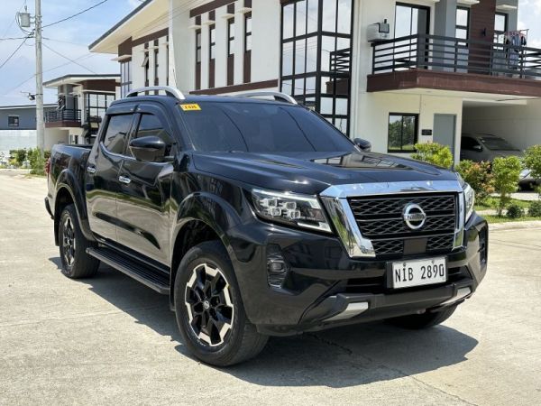 2022 Nissan Navara Calibre VL 4x2 automatic  photo