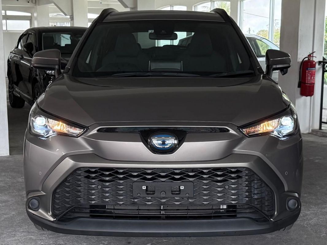 2022 Toyota Corolla Cross S Hybrid photo
