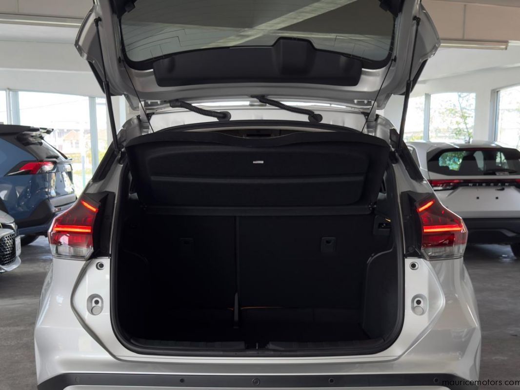 2022 Nissan Kick E-Power X 2 Tone Interior Edition photo