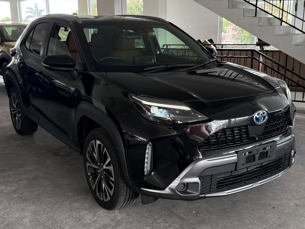 2023 Toyota Yaris Cross Z Adventure Hybrid photo