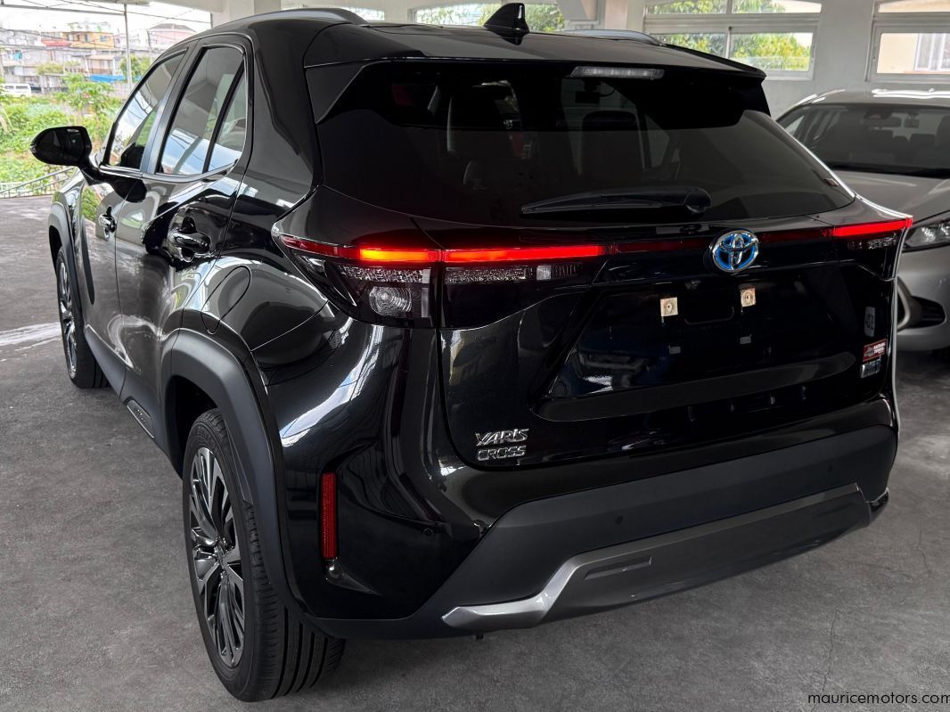 2023 Toyota Yaris Cross Z Adventure Hybrid photo