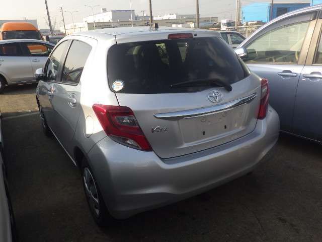 2015 Toyota Vitz 990 CC photo