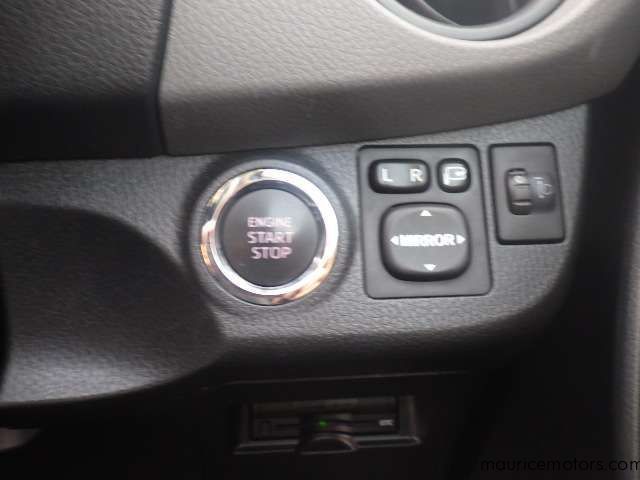 2015 Toyota Vitz 990 CC photo