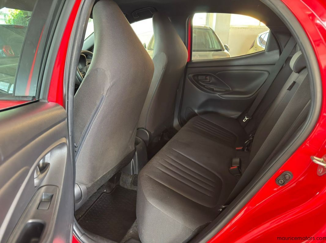 2022 Toyota Yaris X 1500cc pictures