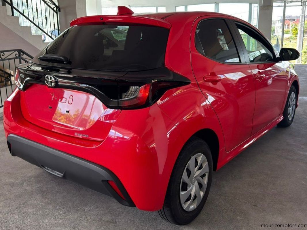 2022 Toyota Yaris X 1500cc pictures