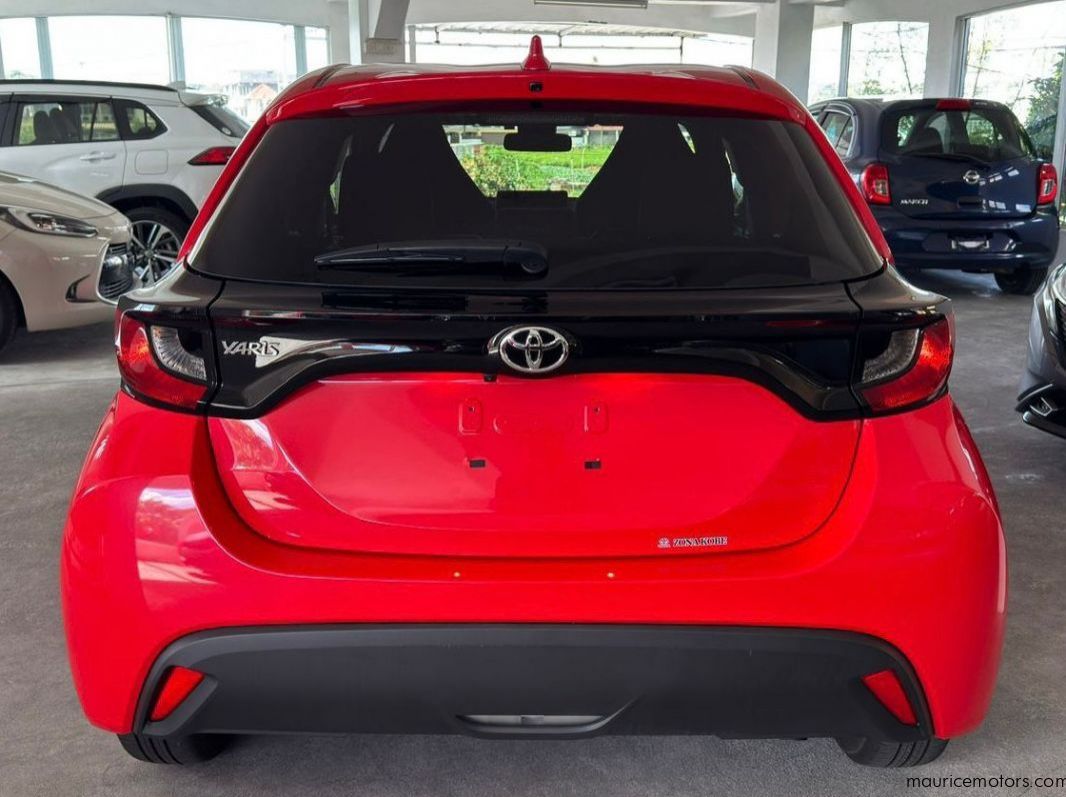 2022 Toyota Yaris X 1500cc pictures