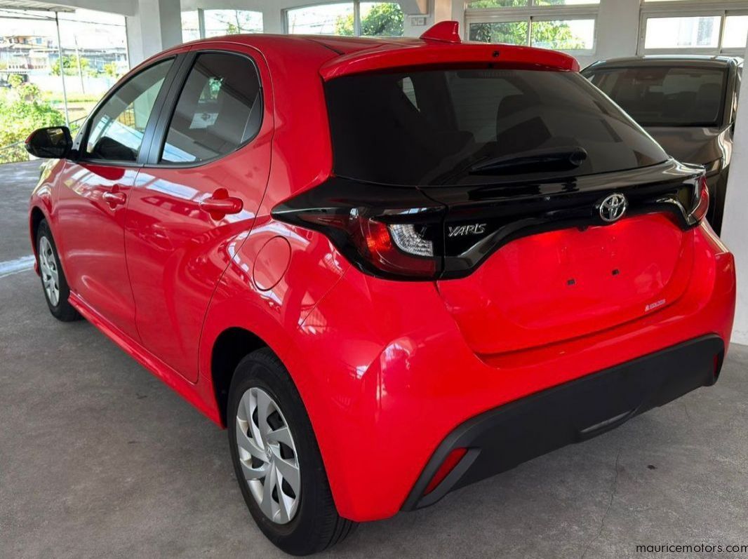 2022 Toyota Yaris X 1500cc pictures
