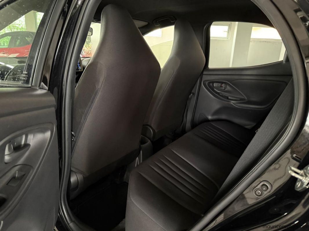 2022 Toyota Yaris X 990cc pictures