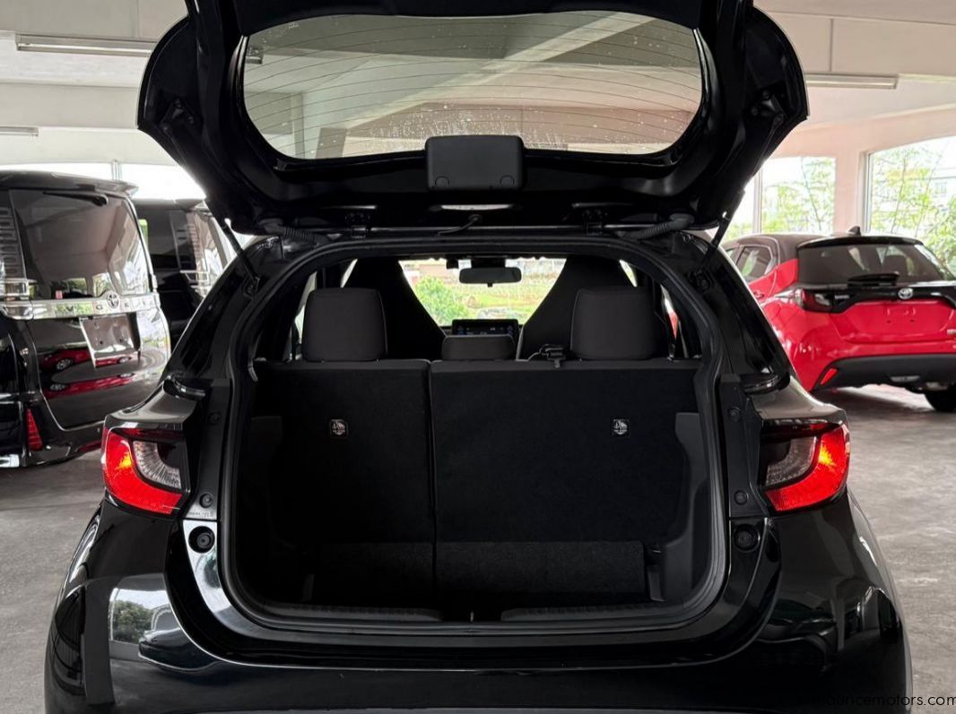 2022 Toyota Yaris X 990cc pictures