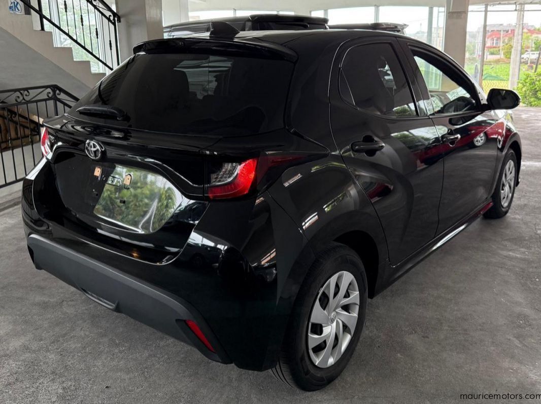 2022 Toyota Yaris X 990cc pictures
