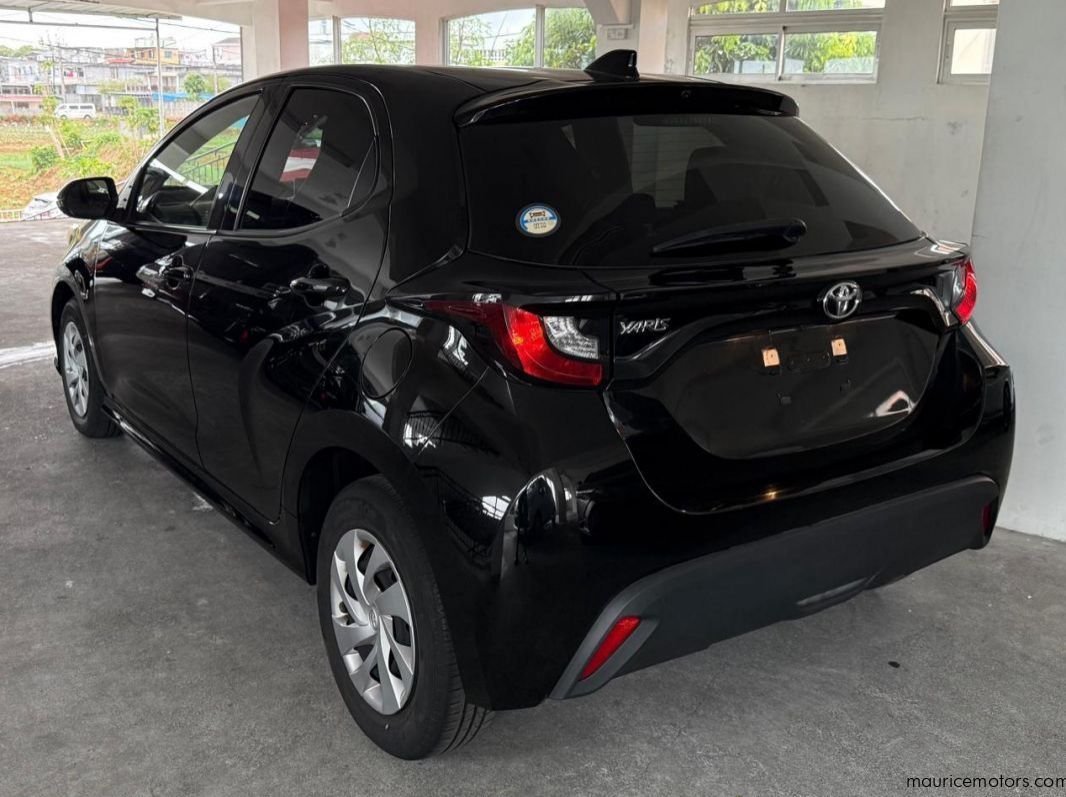 2022 Toyota Yaris X 990cc pictures