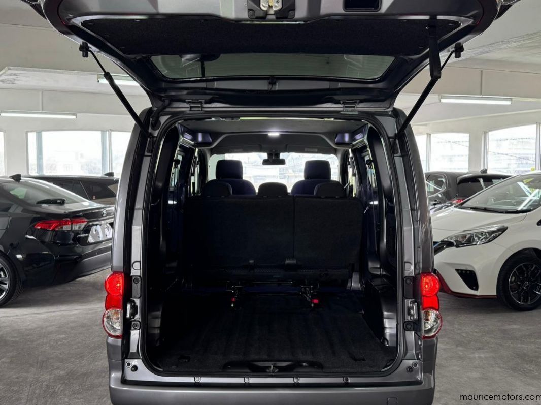 2021 Nissan NV200 GX pictures