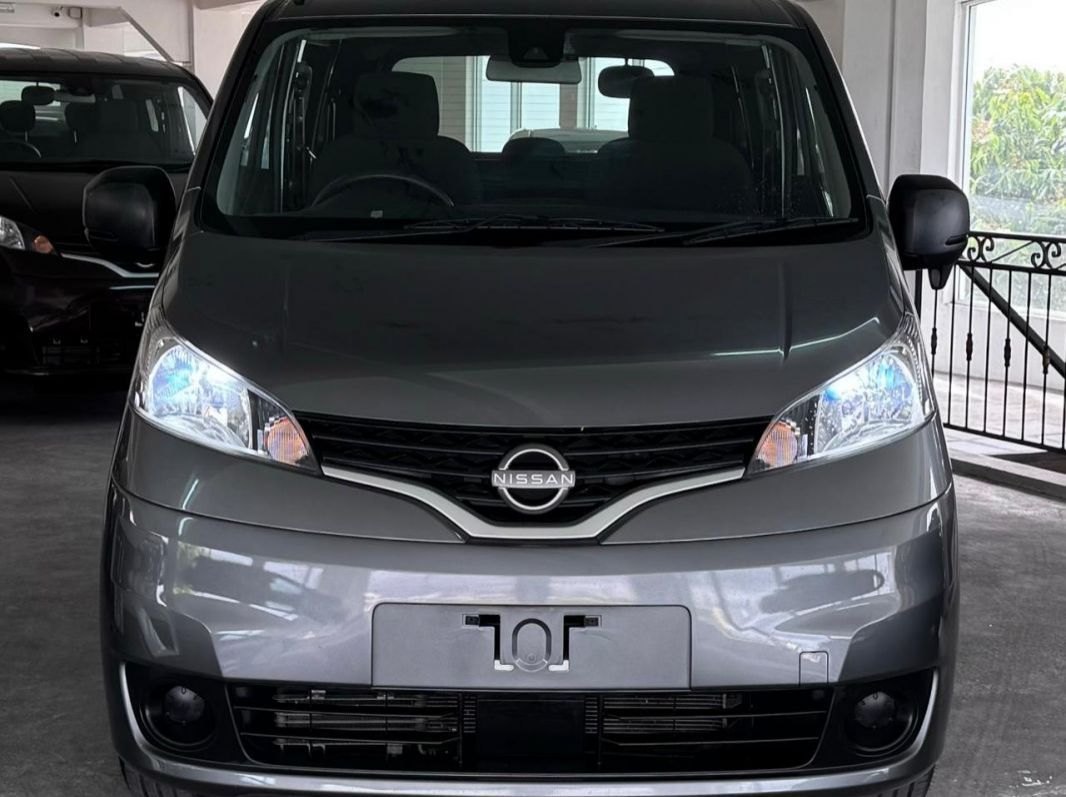 2021 Nissan NV200 GX pictures