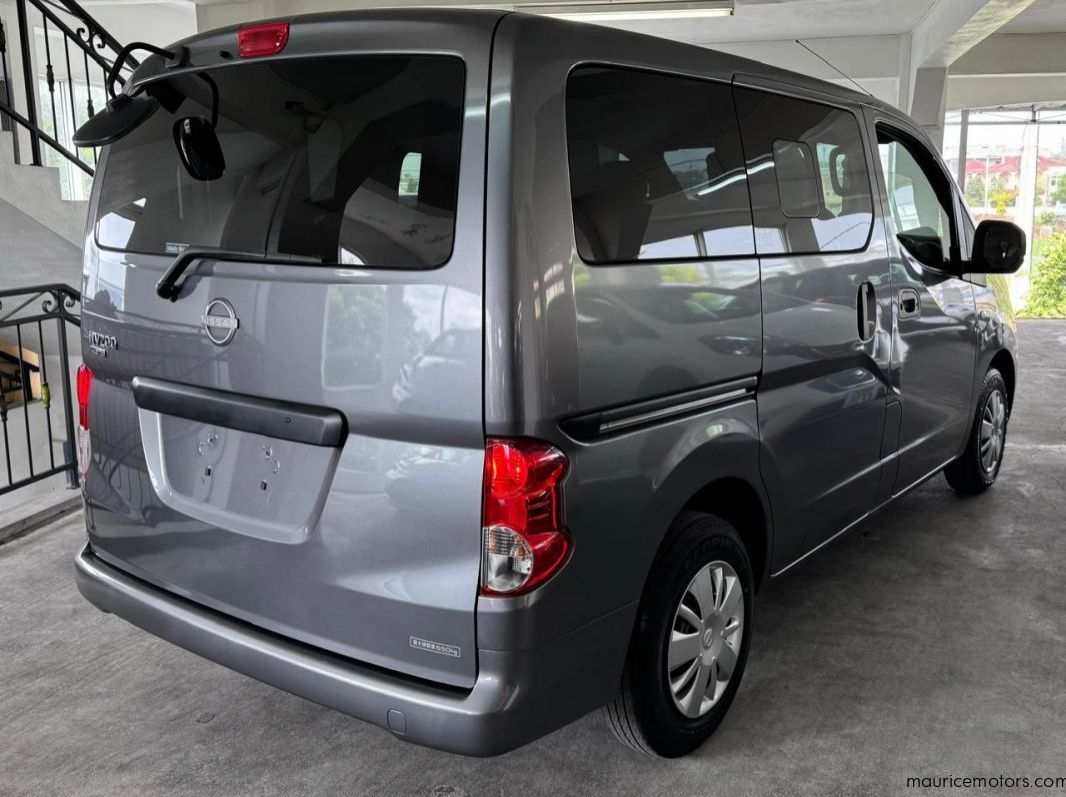 2021 Nissan NV200 GX pictures