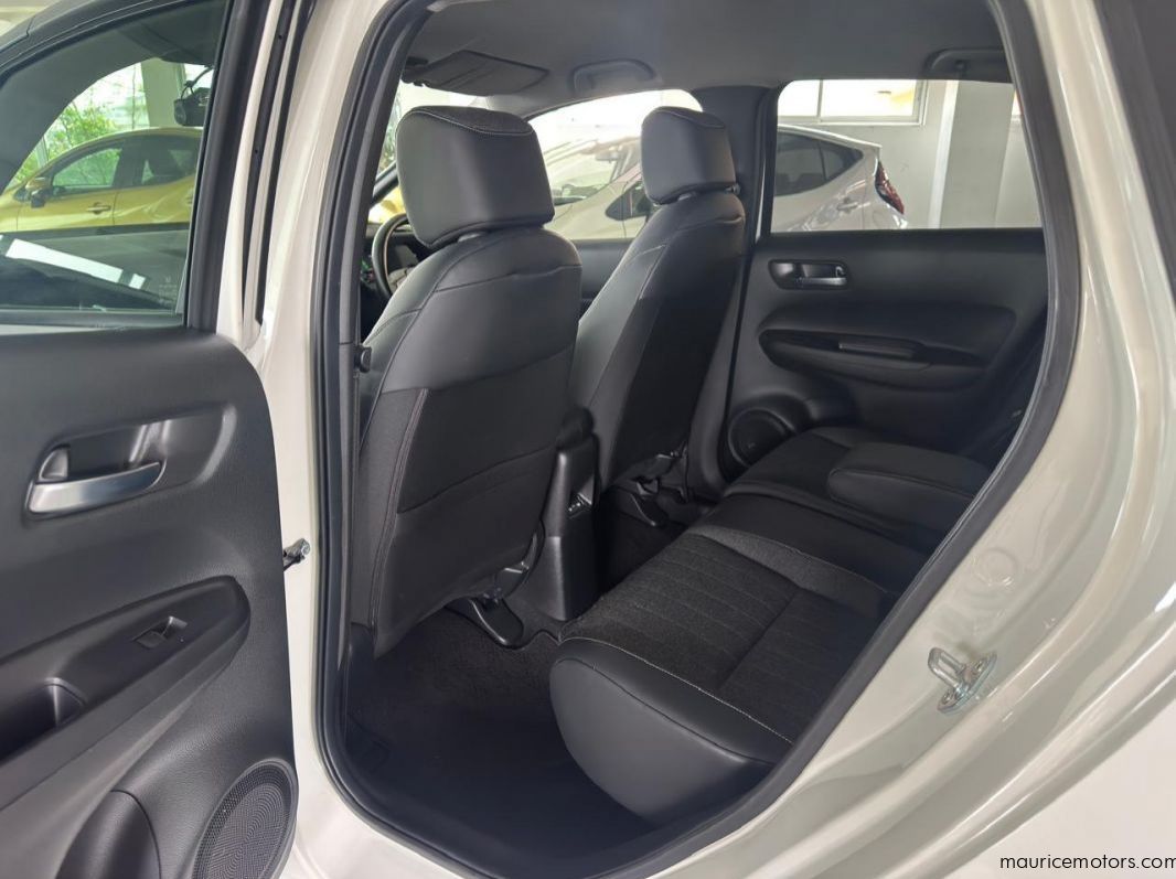 2023 Honda Fit e:HEV Home  pictures