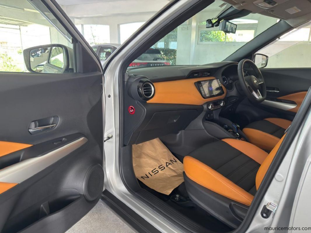 2022 Nissan Kick E-Power X 2 Tone Interior Edition pictures