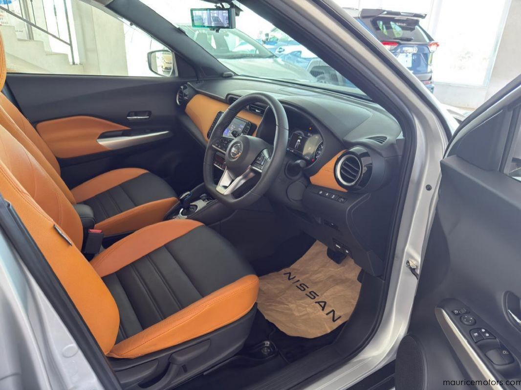 2022 Nissan Kick E-Power X 2 Tone Interior Edition pictures
