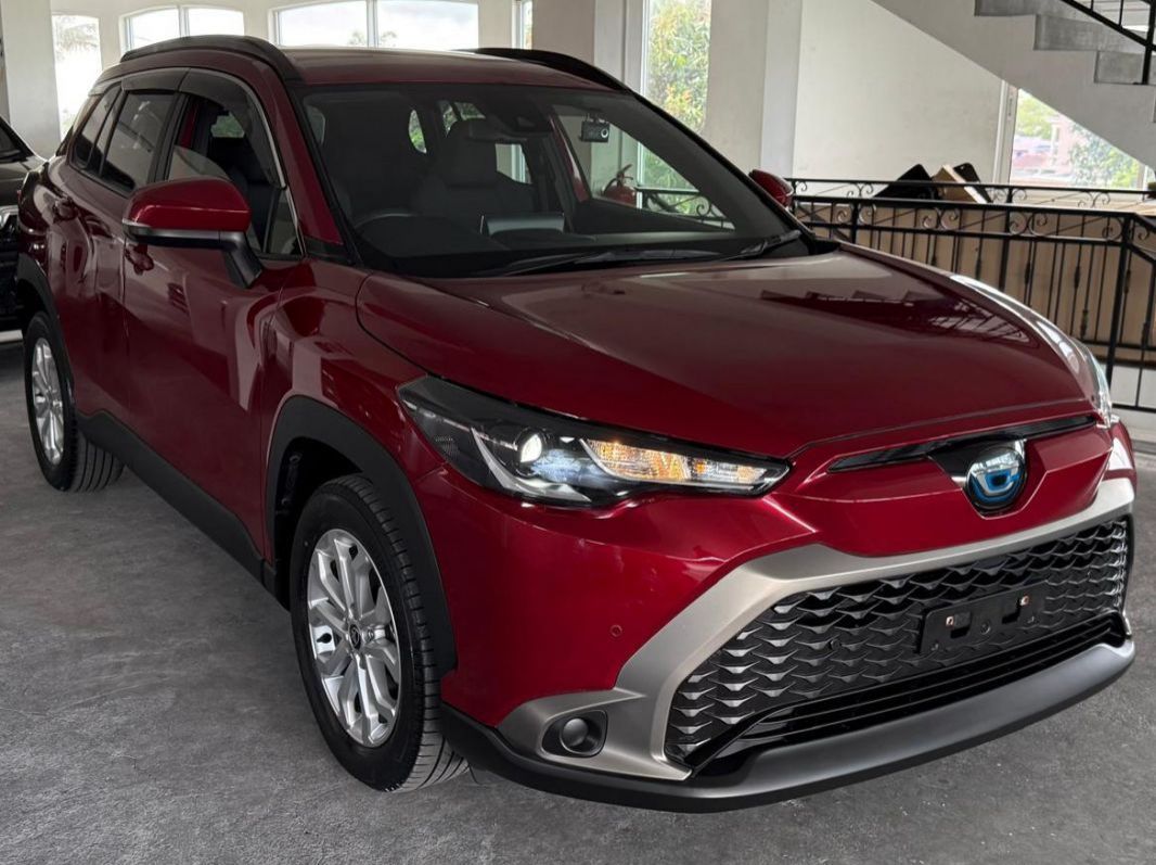 2022 Toyota Corolla Cross S Hybrid pictures