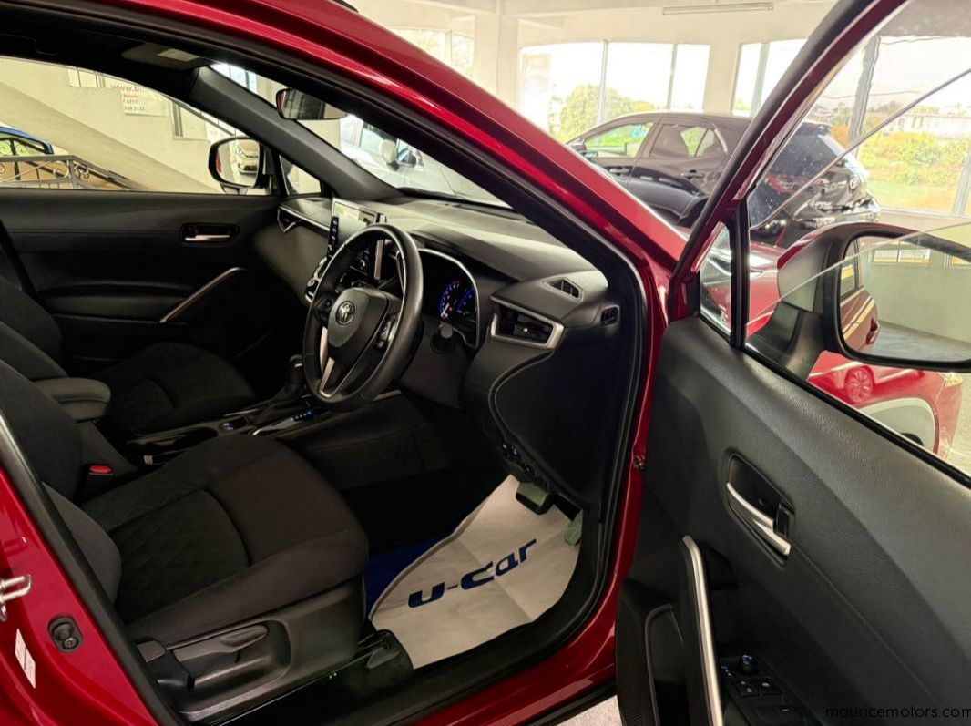 2022 Toyota Corolla Cross S Hybrid pictures