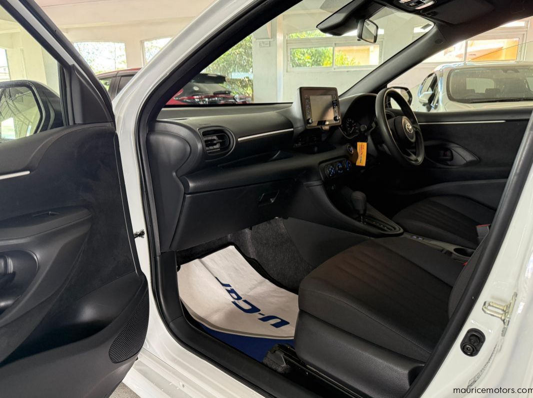 2022 Toyota Yaris X 990cc pictures