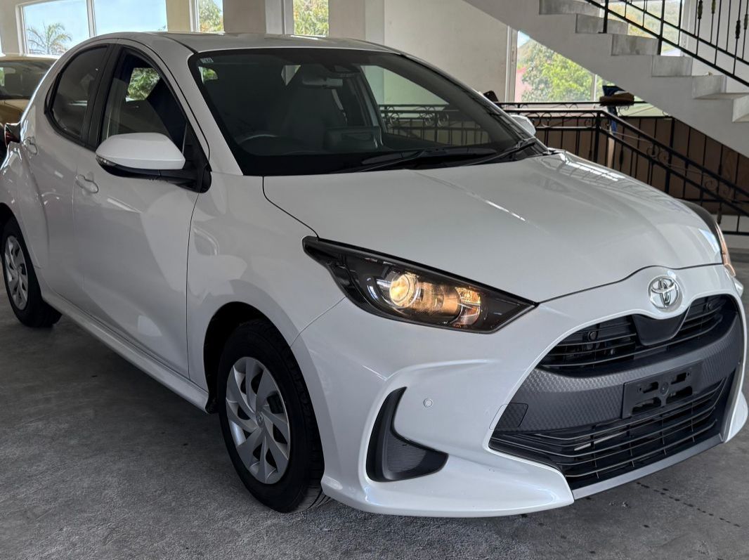 2022 Toyota Yaris X 990cc pictures