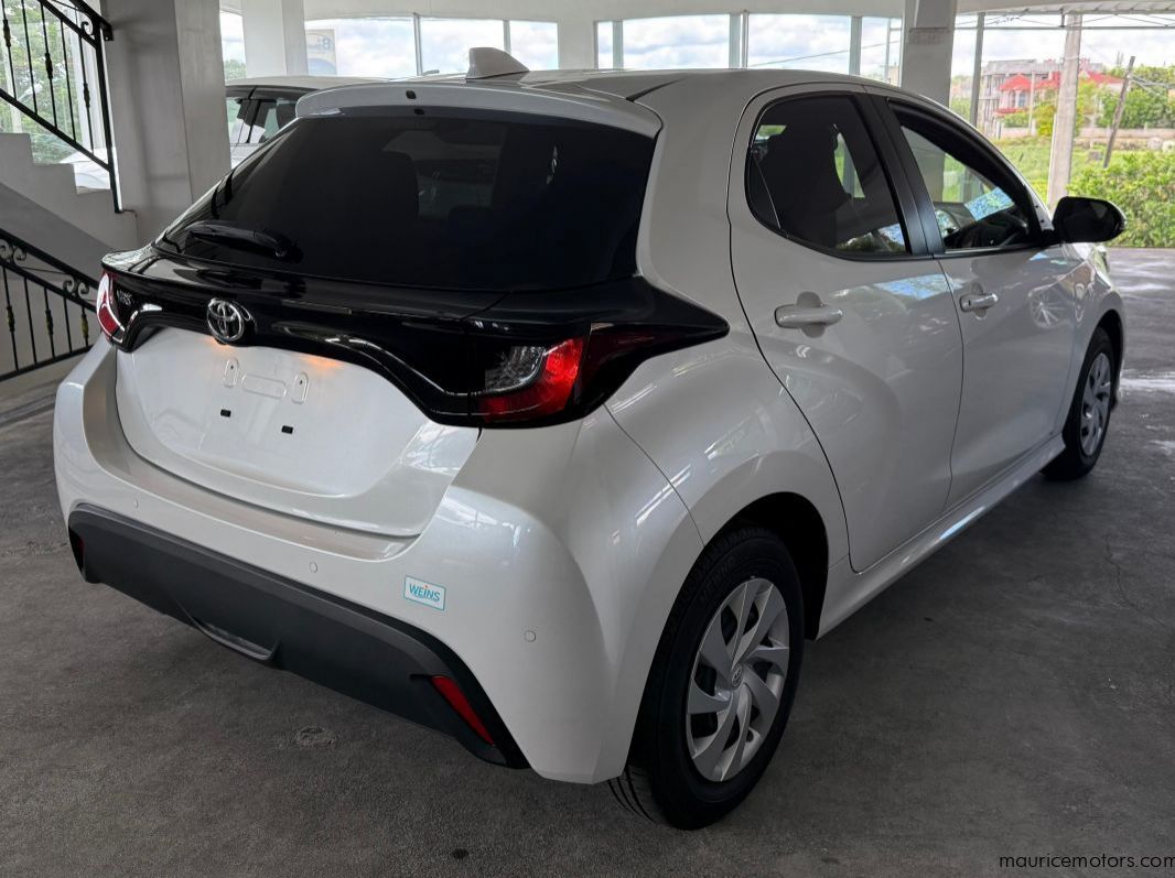 2022 Toyota Yaris X 990cc pictures
