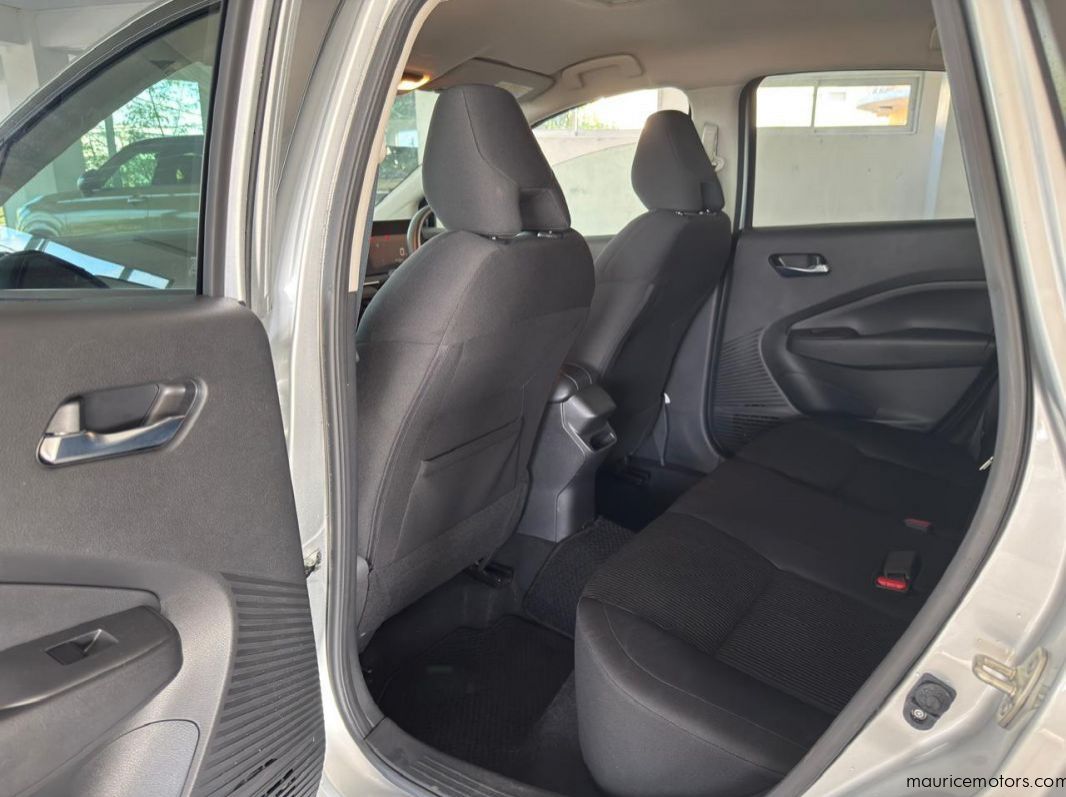 2023 Nissan Note E-Power X pictures