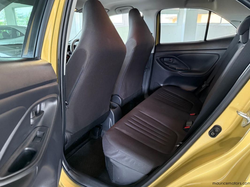 2022 Toyota Yaris Cross X Hybrid  pictures