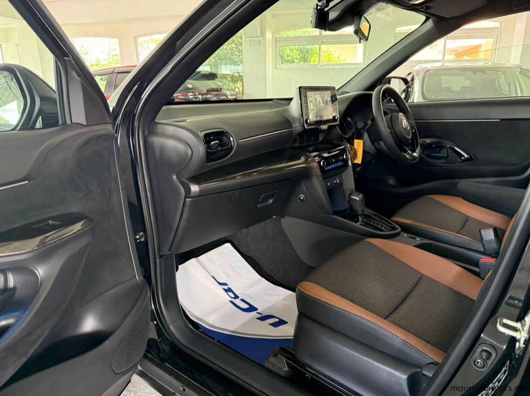 2023 Toyota Yaris Cross Z Adventure Hybrid pictures