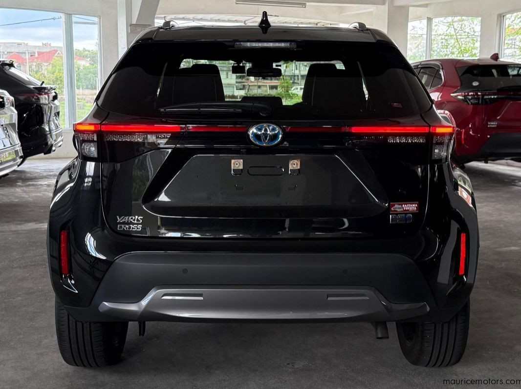 2023 Toyota Yaris Cross Z Adventure Hybrid pictures