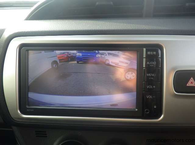2015 Toyota Vitz 990 CC pictures