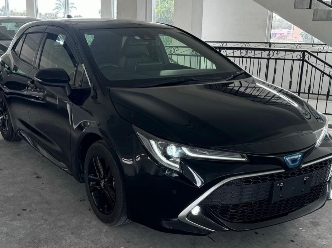 2021 Toyota Corolla Sport GS Hybrid pictures